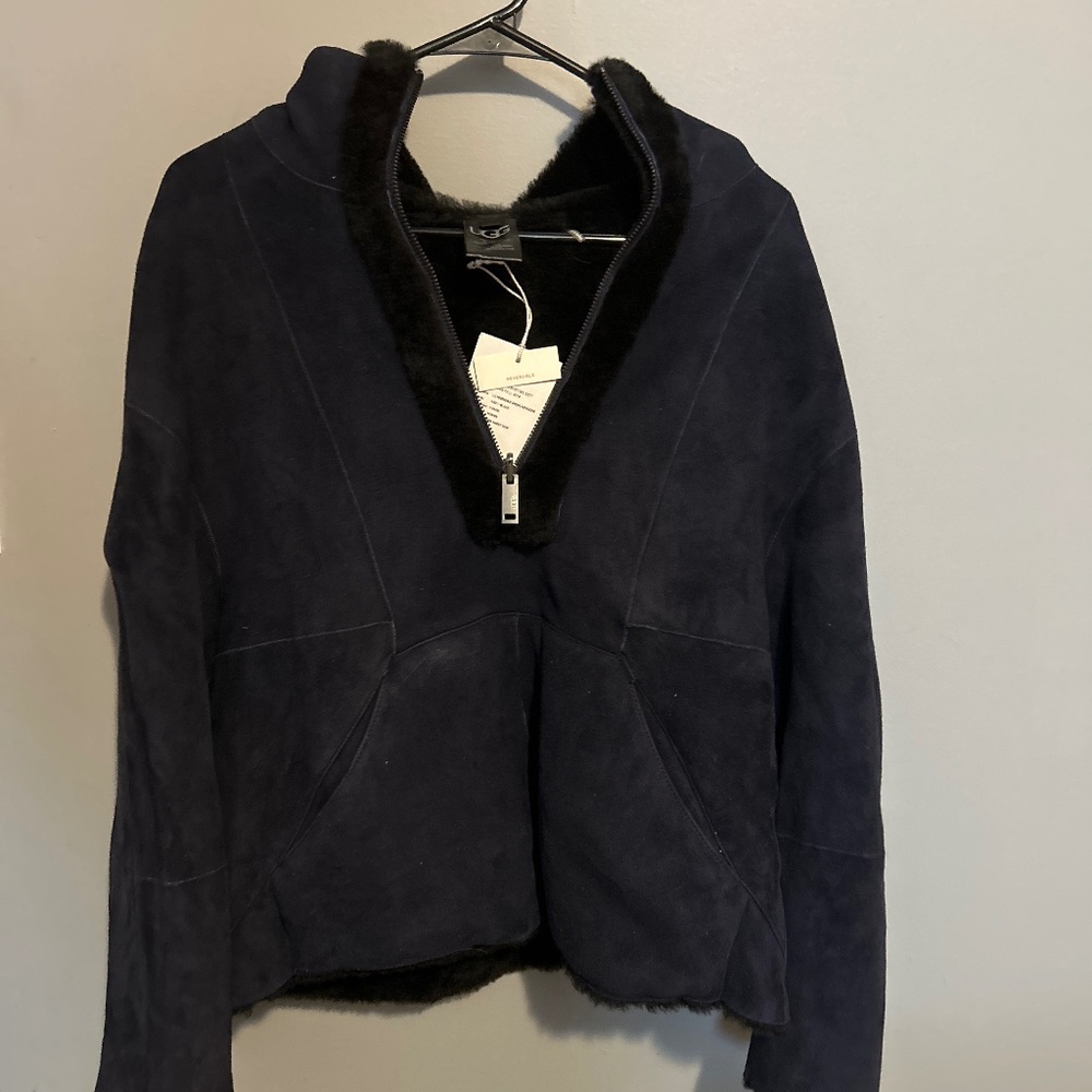 UGG Navy/Black Reversible Shearling Hoodie Jacket 100% Sheep Skin (Never Worn)